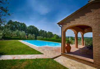 Podere Sant Antonio has Balcony rooms