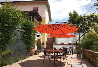 Country House La Scortica allows 18 year olds to book a room