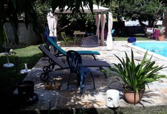 villa do brazil allows 18 year olds to book a room