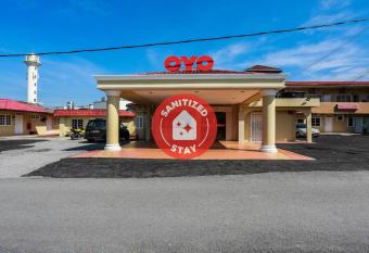 OYO 44094 Bangi Lanai Hotel allows 18 year olds to book a room