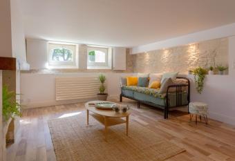 SUITE Souplex Ch  teau C  te de Nacre allows 18 year olds to book a room