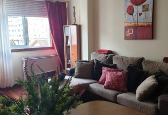 Piso zona Campus-Lagunas allows 18 year olds to book a room