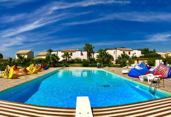 Case Vacanza Torre Lupa has Balcony rooms