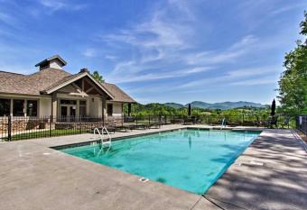Cades Cove Paradise - Mountain Views, Fire Pit, Private Patio has Balcony rooms