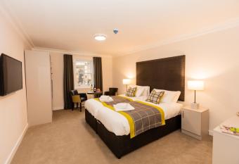 The Dalkeith Hotel by Pillow allows 18 year olds to book a room