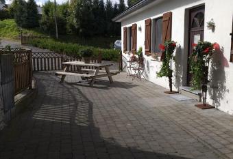 La petite suisse has Balcony rooms