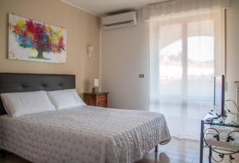 La Loggia su Acqui. Centro, wi-fi, aria condizionata, ascensore allows 18 year olds to book a room