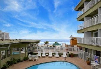 Surfer Beach Hotel has Balcony rooms