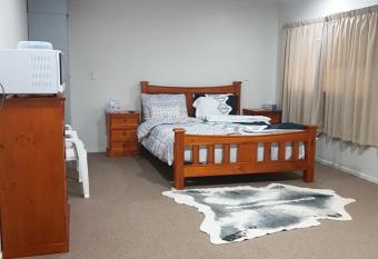 HAPPY HAMILTON Nz allows 18 year olds to book a room