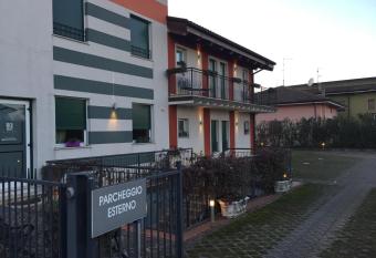 Albergo La Quiete has Balcony rooms