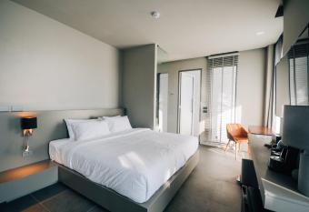 Doowall Hotel has rooms with a private hot tub