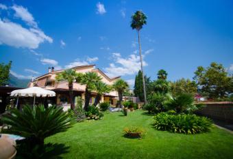 La Magnolia B&B has Balcony rooms