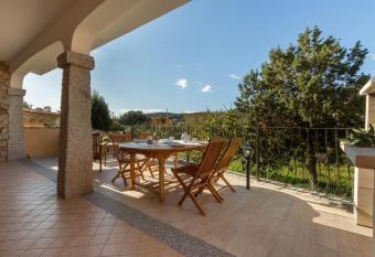 Villa Ginevra has Balcony rooms
