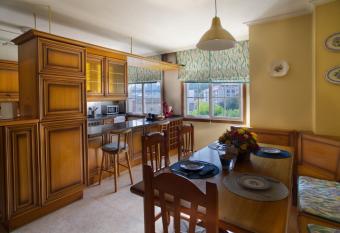 El Piso de la Placita allows 18 year olds to book a room