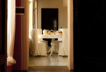 Antico Hospitale has Balcony rooms