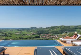 Relais di Campagna I Tamasotti allows 18 year olds to book a room