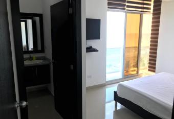 Espectacular, frente al mar has Balcony rooms