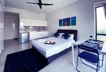 Lily & Loft - The Grand Sofo, Petaling Jaya has Balcony rooms