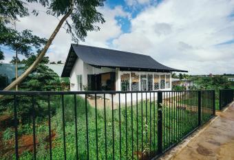 XOM Organic Farm Stay has Balcony rooms