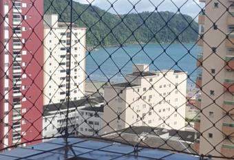 meu canto allows 18 year olds to book a room