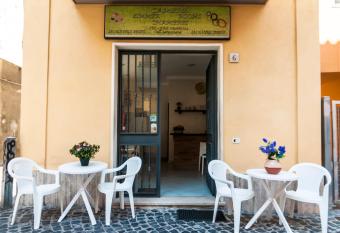 La Casa degli Artisti has Balcony rooms