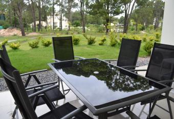 Green Park 2 Ambientes en PB con Jard  n y Parrillero has Balcony rooms