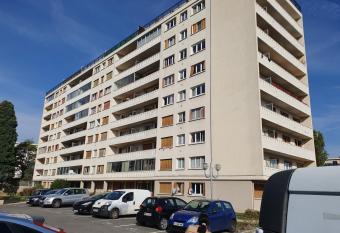 DRANCY PARC DES EXPOS has Balcony rooms