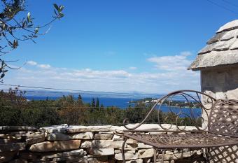 Lavanda has Balcony rooms