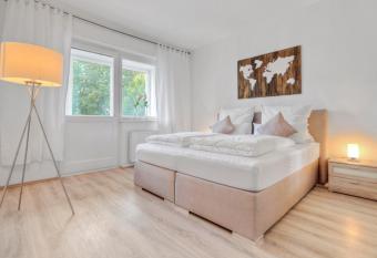 JUNIK Apartments  allows 18 year olds to book a room