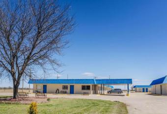 Regency Inn has Smoking rooms