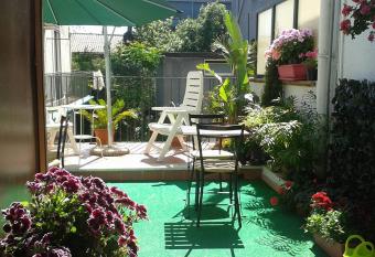 Piccadilly House has Balcony rooms