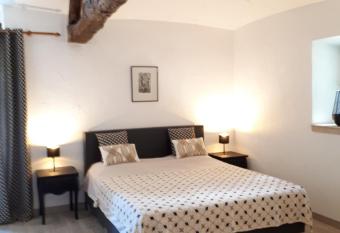 Domaine de Merugat Chambre d H  tes allows 18 year olds to book a room