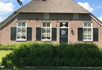 B&B    de Boerlarij    allows 18 year olds to book a room