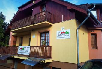 Green Lake Airport Apartments has Balcony rooms