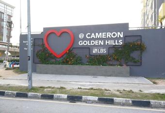 Azzalea Terrace House @ Golden Hills Night Market Cameron Highlands has Balcony rooms