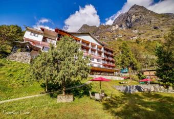 Summit Khangri Karpo Retreat & Spa has Balcony rooms