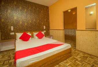 Flagship Rd Home Stay allows 18 year olds to book a room