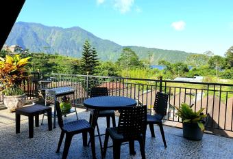 Bedugul Lake View Residence Unit B-6 allows 18 year olds to book a room