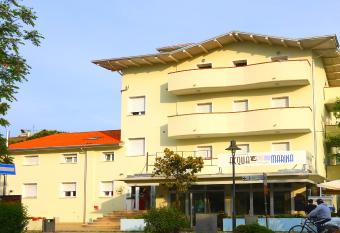 Hr Vapore Gatteo Mare has Balcony rooms