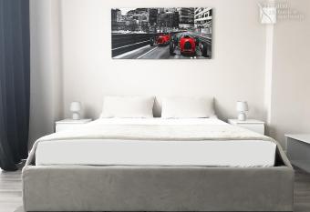 Traiano 28 allows 18 year olds to book a room