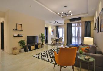 Prime Select Point 90 Mall allows 18 year olds to book a room