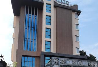 Hotel Pinnacle Gate allows 18 year olds to book a room