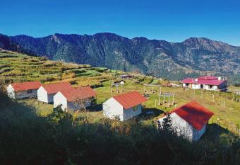 The Hillside Cottages has Balcony rooms