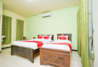 OYO 1639 Penginapan Anggrek Syariah 1 allows 18 year olds to book a room