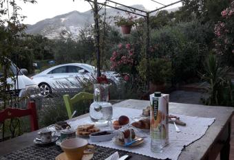 Il Nido Del Cuculo allows 18 year olds to book a room