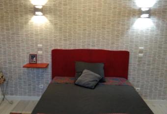 CHAMBRES D HOTES has Balcony rooms