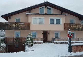 Casa Pallanch has Balcony rooms