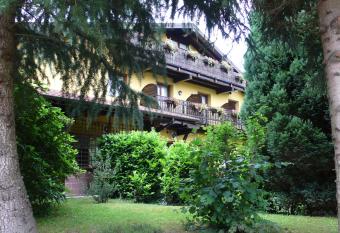 Hotel Ristorante La Perla has Balcony rooms