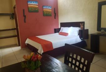 El Patio de Don Moncho allows 18 year olds to book a room