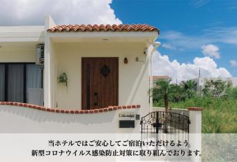 Villa Mahalo    1                   allows 18 year olds to book a room